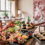 Neues Schloss Privat Zurich, Autograph Collection Hotel