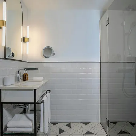 Neues Schloss Privat Zurich, Autograph Collection Hotel 5*