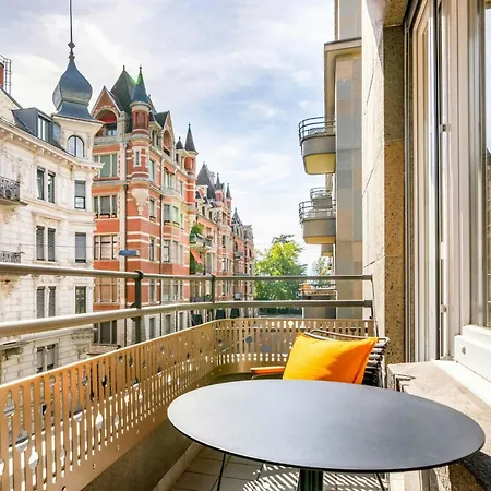 Neues Schloss Privat Zurich, Autograph Collection