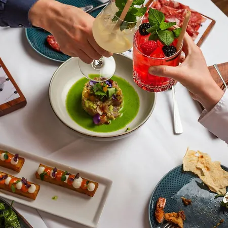 Neues Schloss Privat Zurich, Autograph Collection 5* Zurigo