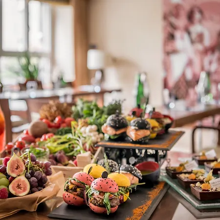 Neues Schloss Privat Zurich, Autograph Collection Hotel