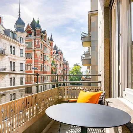 Neues Schloss Privat Zurich, Autograph Collection
