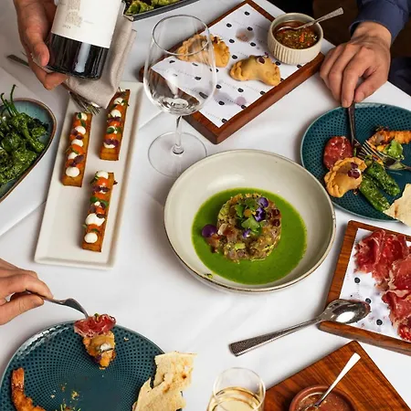 Neues Schloss Privat Zurich, Autograph Collection