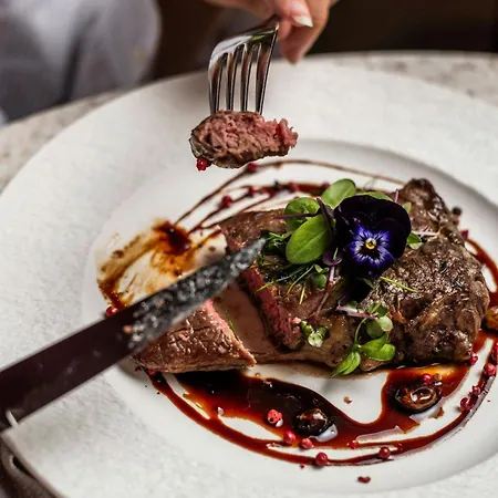 Neues Schloss Privat Zurich, Autograph Collection 5* Zúrich