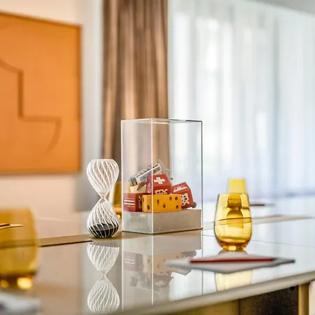 Neues Schloss Privat Zurich, Autograph Collection