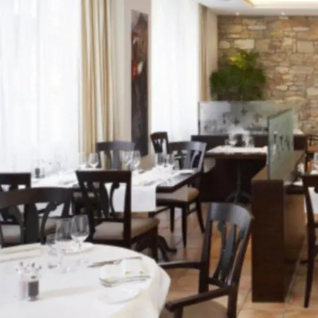 Neues Schloss Privat Zurich, Autograph Collection Curych