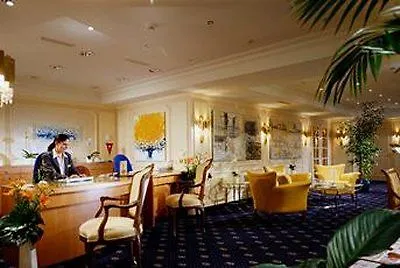 Neues Schloss Privat Zurich, Autograph Collection