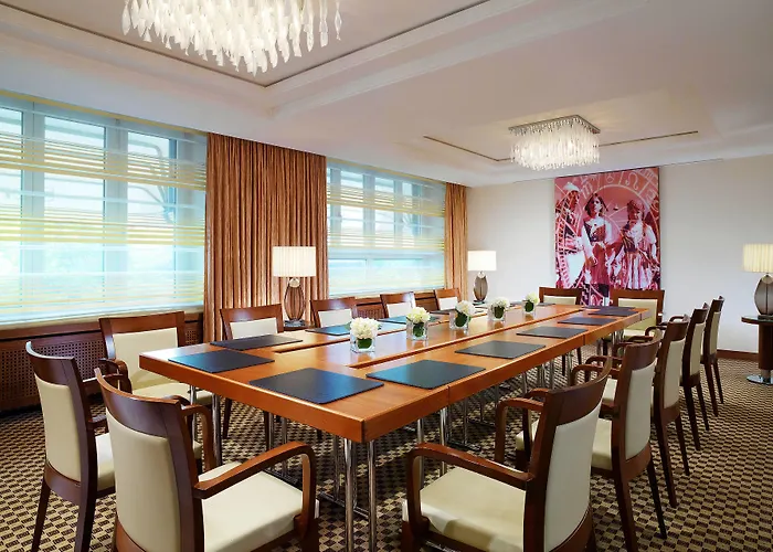 Neues Schloss Privat Zurich, Autograph Collection Zurych