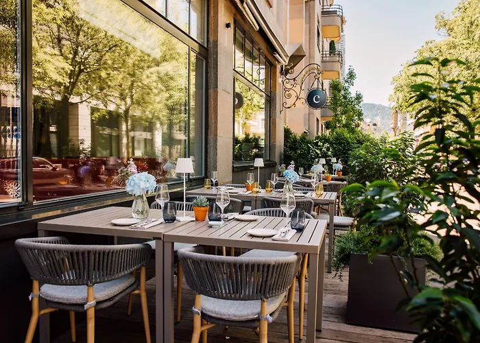 Neues Schloss Privat Zurich, Autograph Collection