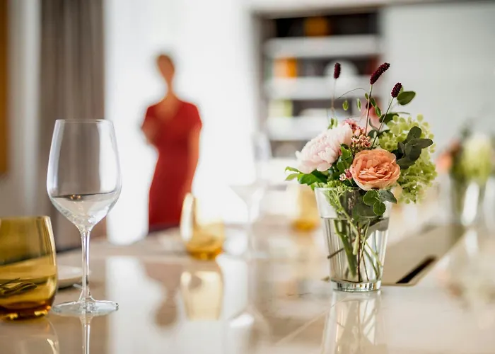 Neues Schloss Privat Zurich, Autograph Collection Zurych