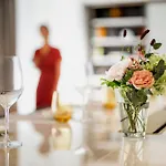 Neues Schloss Privat Zurich, Autograph Collection زيورخ