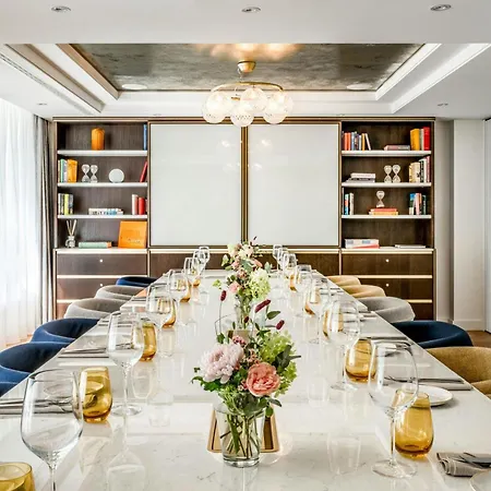 Neues Schloss Privat Zurich, Autograph Collection Hotell