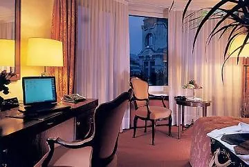 Hotel Neues Schloss Privat Zurich, Autograph Collection 4*