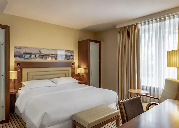 Neues Schloss Privat Zurich, Autograph Collection 苏黎世