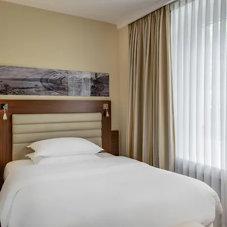 Neues Schloss Privat Zurich, Autograph Collection