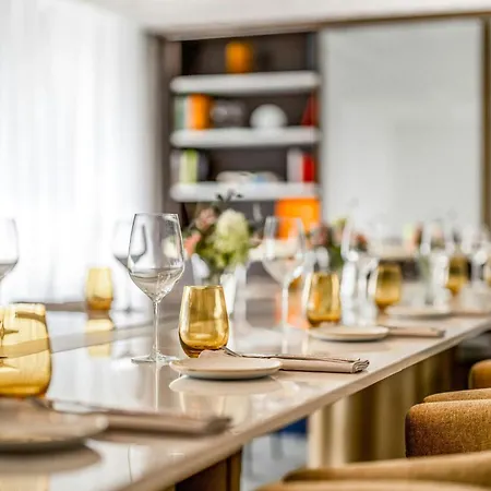 Neues Schloss Privat Zurich, Autograph Collection Hotel