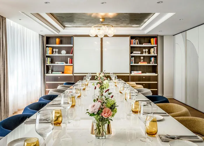 Neues Schloss Privat Zurich, Autograph Collection Hotel